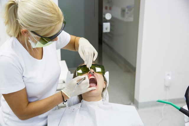 Who is the best dentist for Delray Beach Laser Gum Treatment ?
